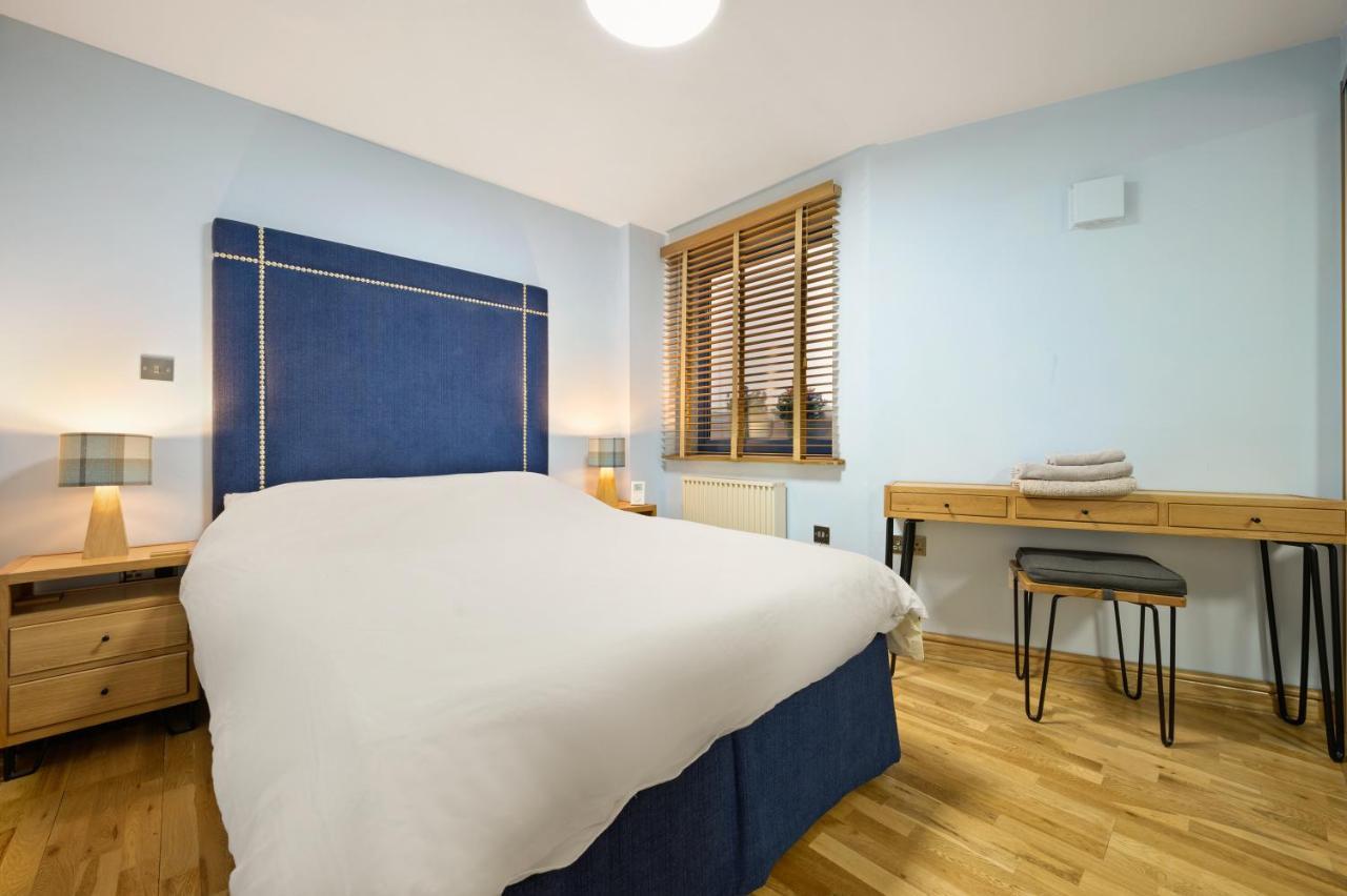 Lovely 2 Double Bedroom Flat With Patio แมนเชสเตอร์ ภายนอก รูปภาพ